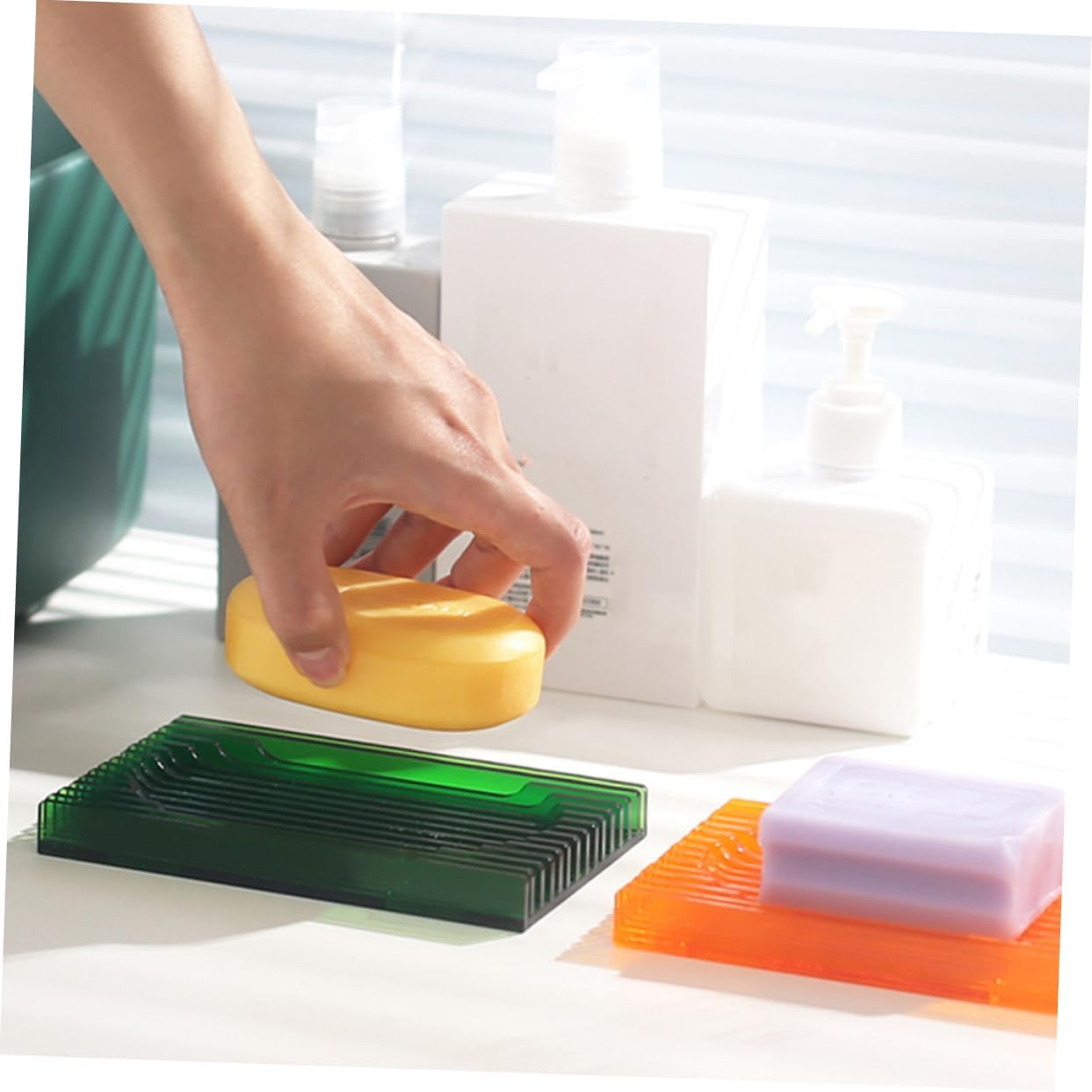 PRETYZOOM Clear Acrylic Soap Dish with Drainage for Bathroom