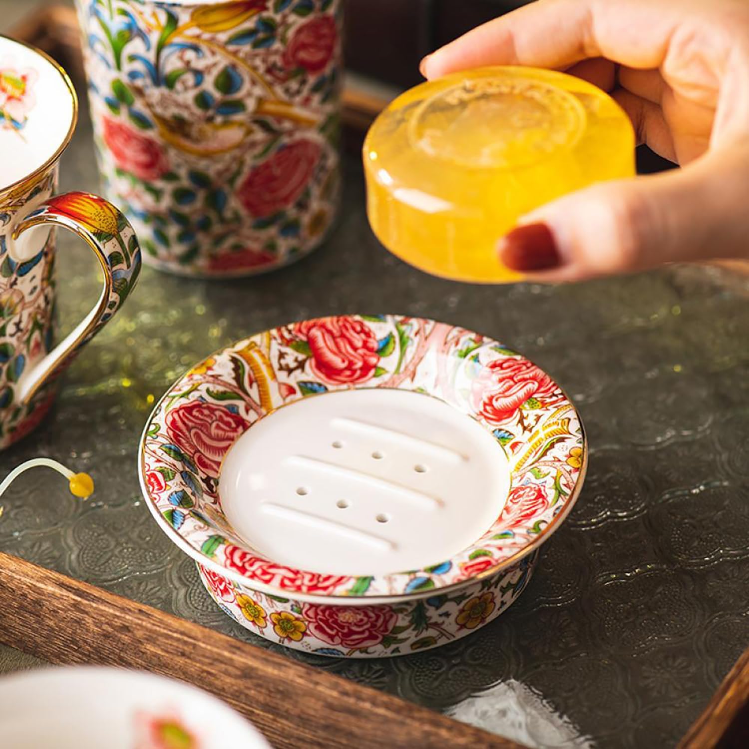 Gaolinci Pastoral Painted Ceramic Soap Dish with Layers
