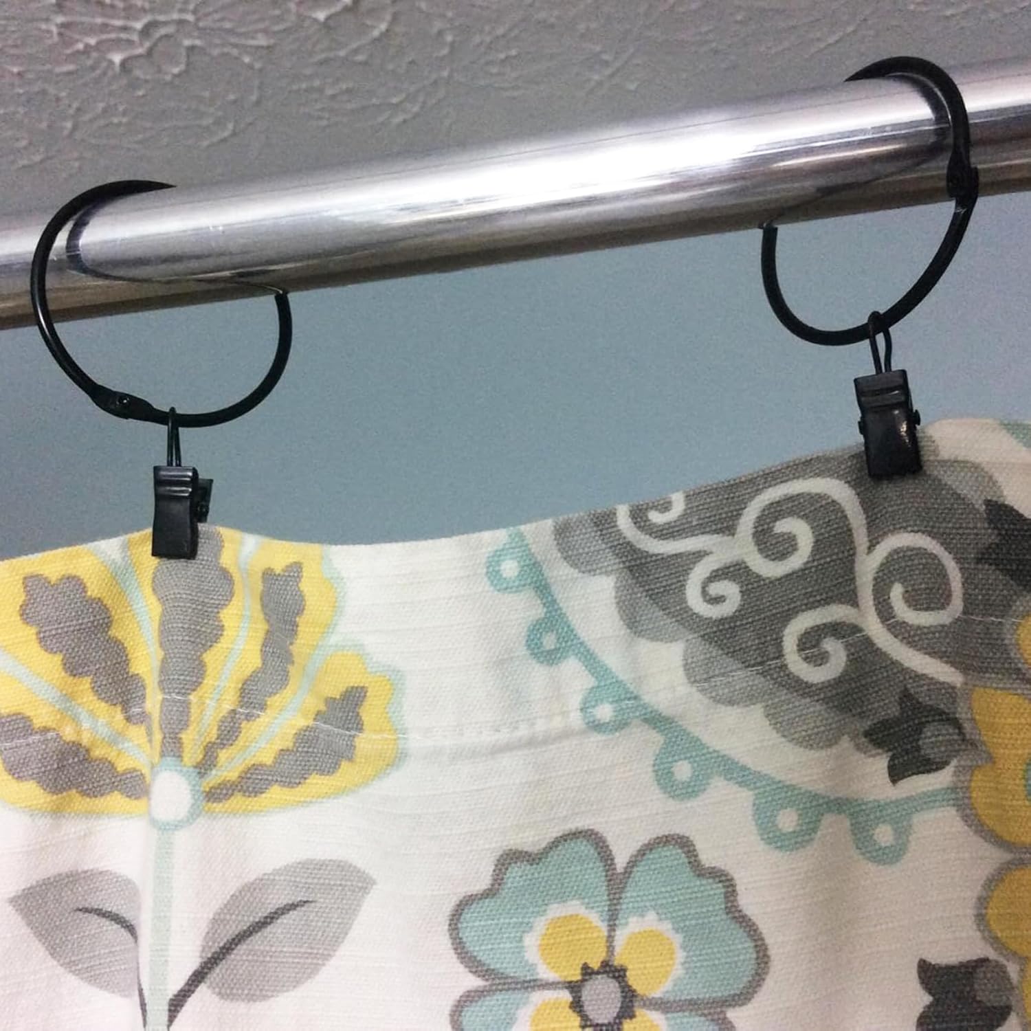 24 Pack 2 Inch Curtain Rings with Clips - Rustproof Black