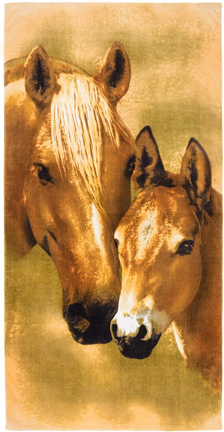 Painting Secretariat Beach Towel with Horse Design
