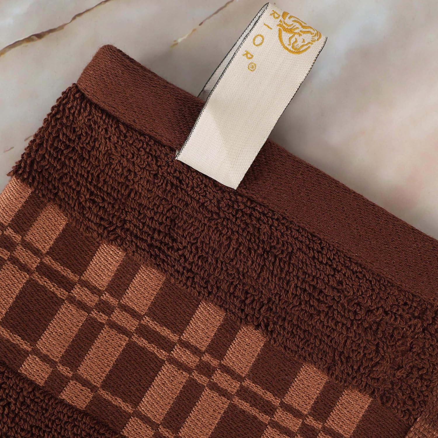 Superior 4-Piece Cotton Bath Towel Set with Geometric Design